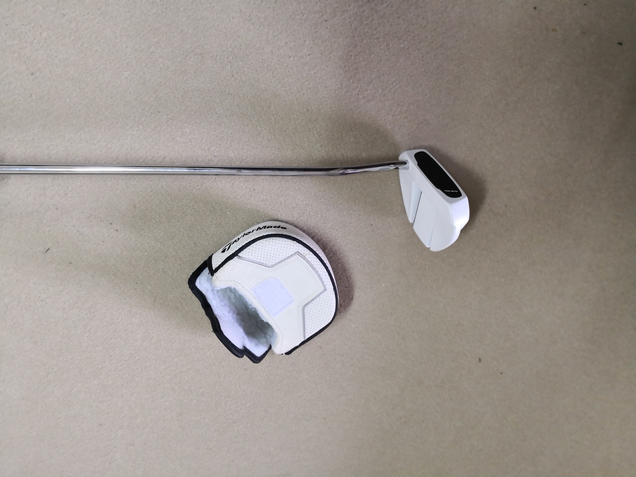 Putter taylormade ghost manta