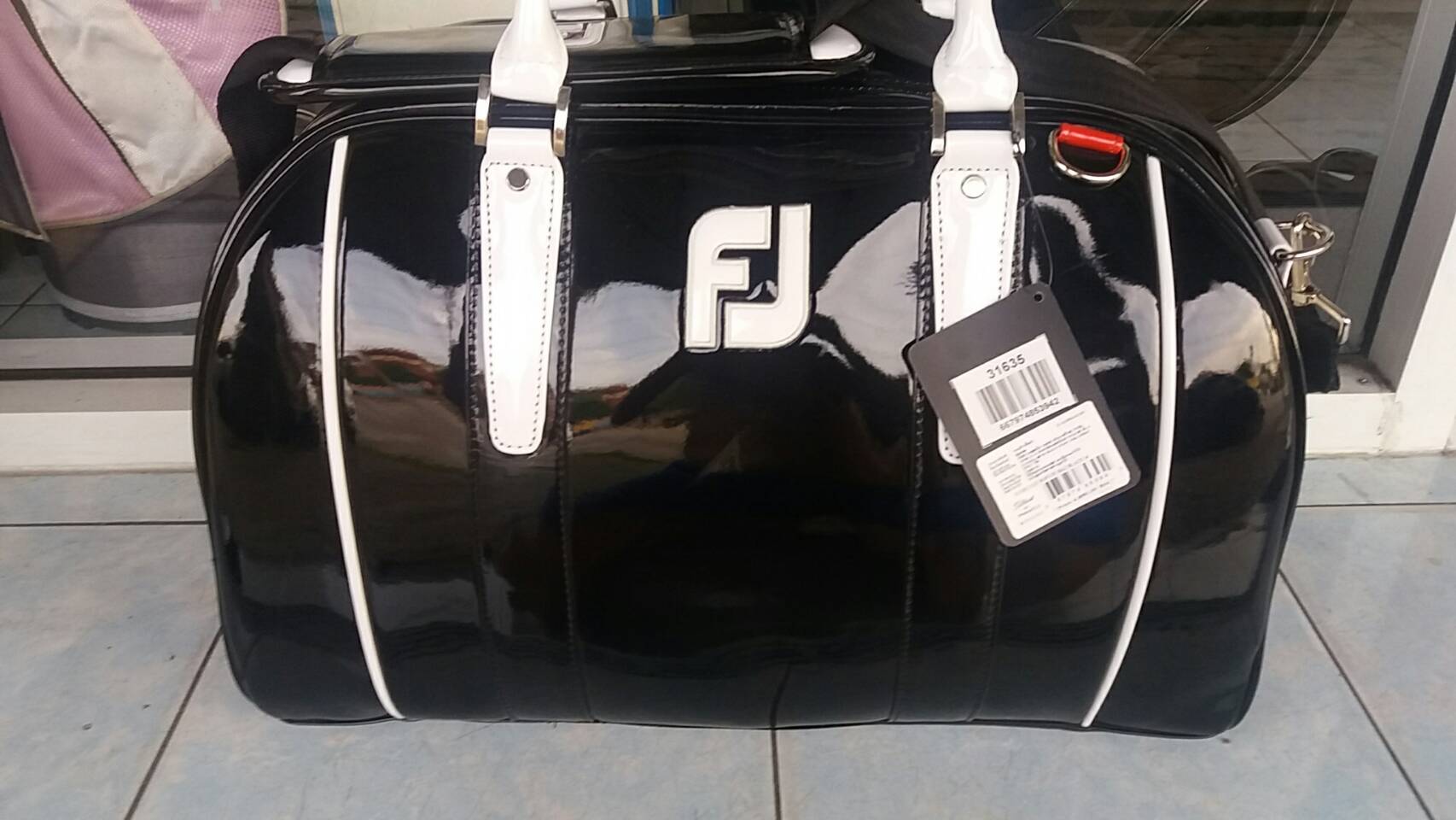 กระเป๋าใส่เสื้อผ้า รองเท้า Footjoy ของใหม่ ป้าย 4,800 บาท ขาย 2,