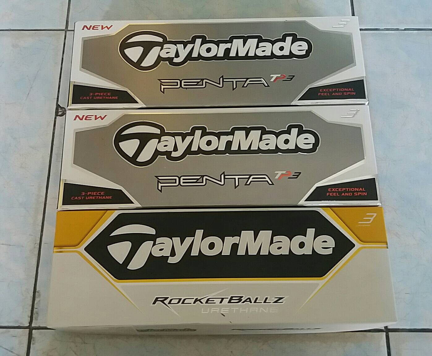 ลูกกอล์ฟ TaylorMade ของใหม่ ขายเหมา 3 กล่อง(36ลูก) เพียง 2000 บา