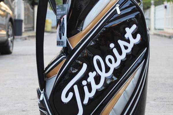 ถุงกอล์ฟ TITLEIST CB-231 ของใหม่ 10นิ้ว ไม่แพงขาย 3,500 ครับ