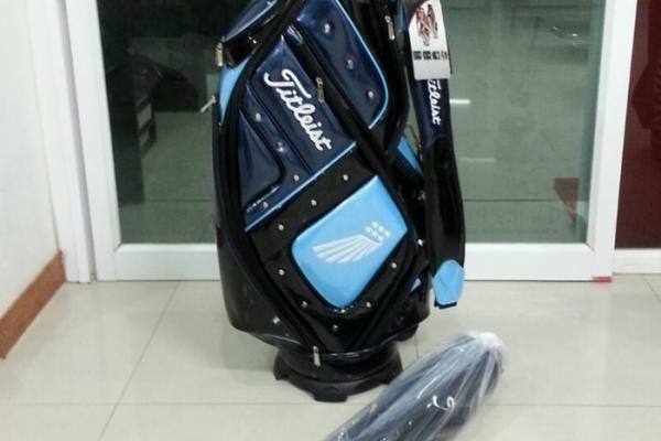 ถุงกอล์ฟ Titleist ของแท้ รุ่น CB431NV โคตรสวย มือหนึ่ง